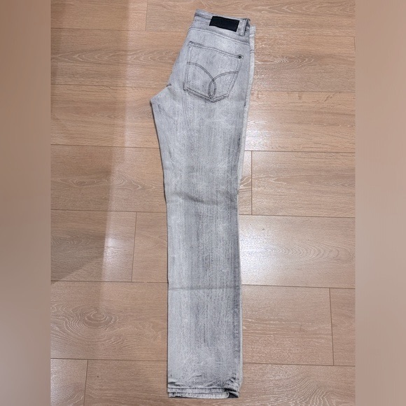Calvin Klein Jeans in light faded wash - Picture 5 of 6